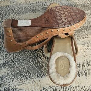 UGG Women's Tan Sandals